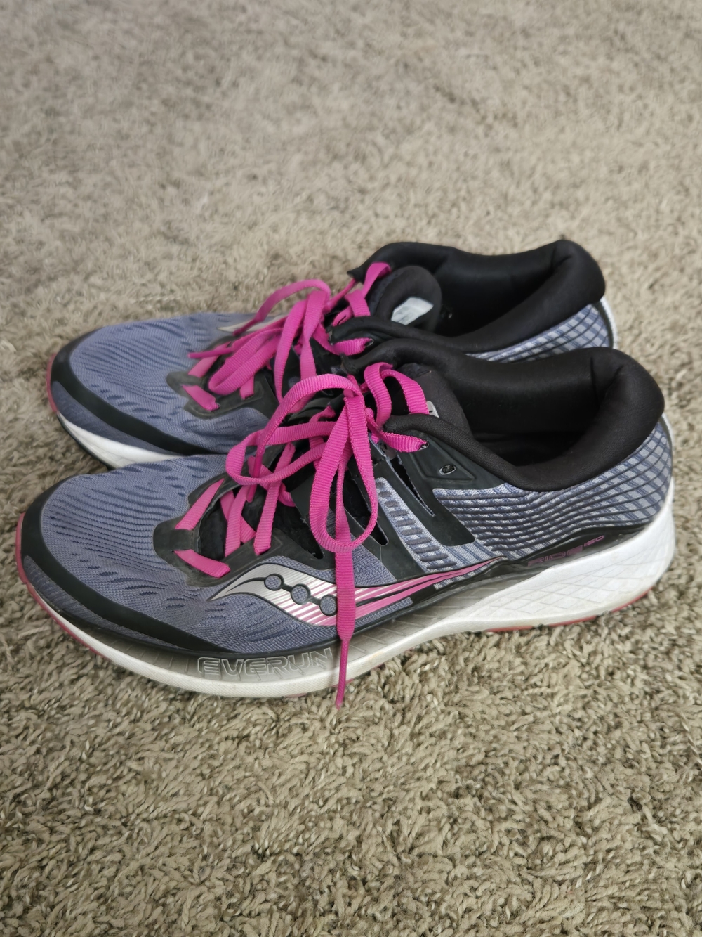 Saucony Women's Gray Running Shoes with Pink Accents